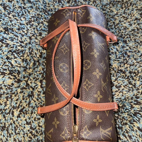 Preowned Louis Vuitton Damier Papillon Roll bag. - Picture 5 of 8